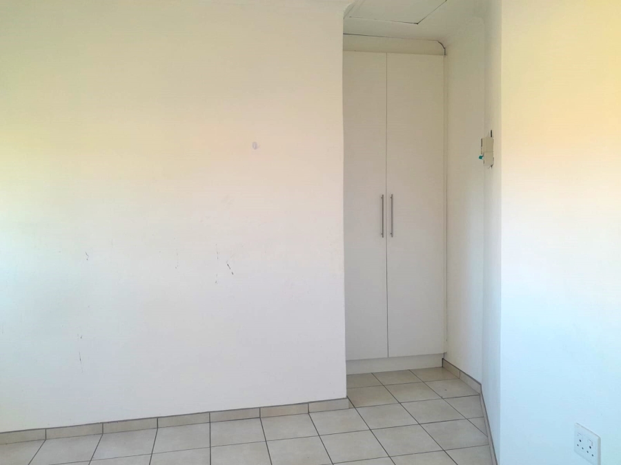 To Let 1 Bedroom Property for Rent in De Mist Eastern Cape